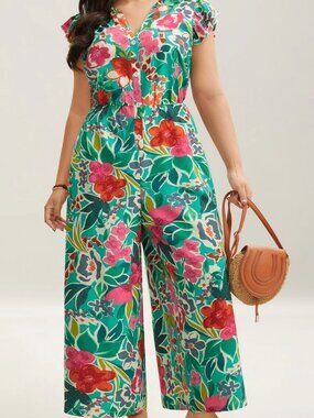 BloomChic Tropical Floral Wide Leg Jumpsuit Size 14/16 Flutter Sleeve
